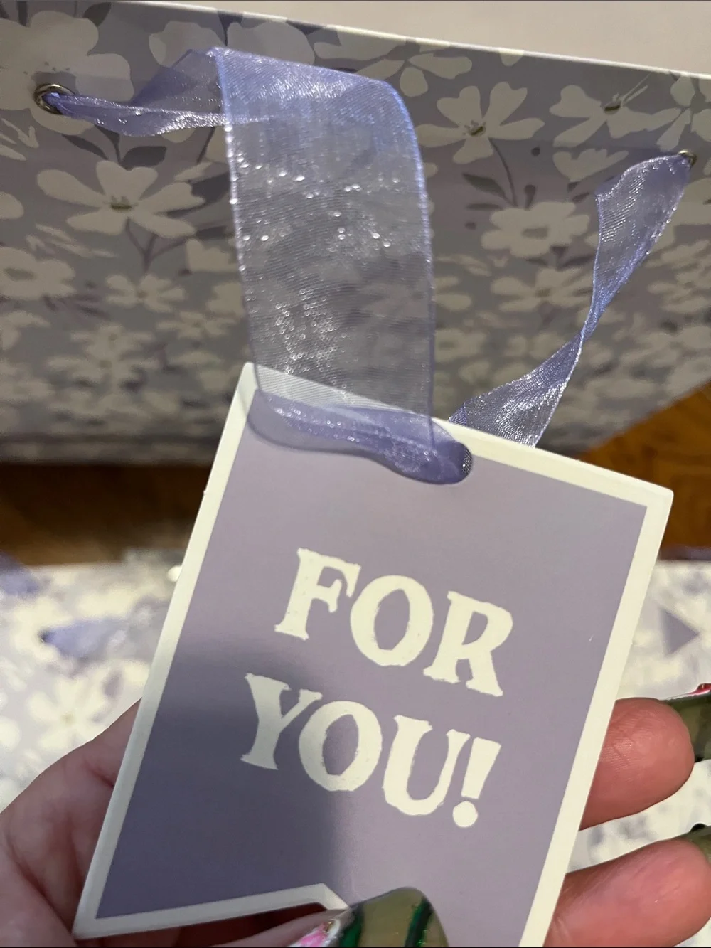 GRAPHIQUE - Lavender Floral Gift Bags. 5 pack. Beautiful for Mothers Day Gifts.